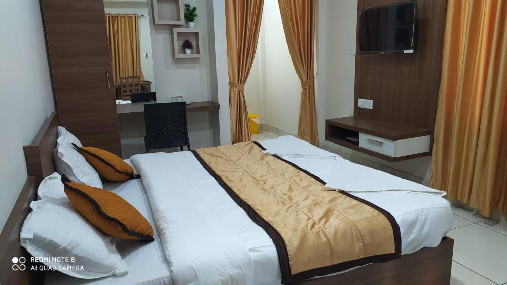 Kallada Residency Hotel Perintalmanna Ngoại thất bức ảnh