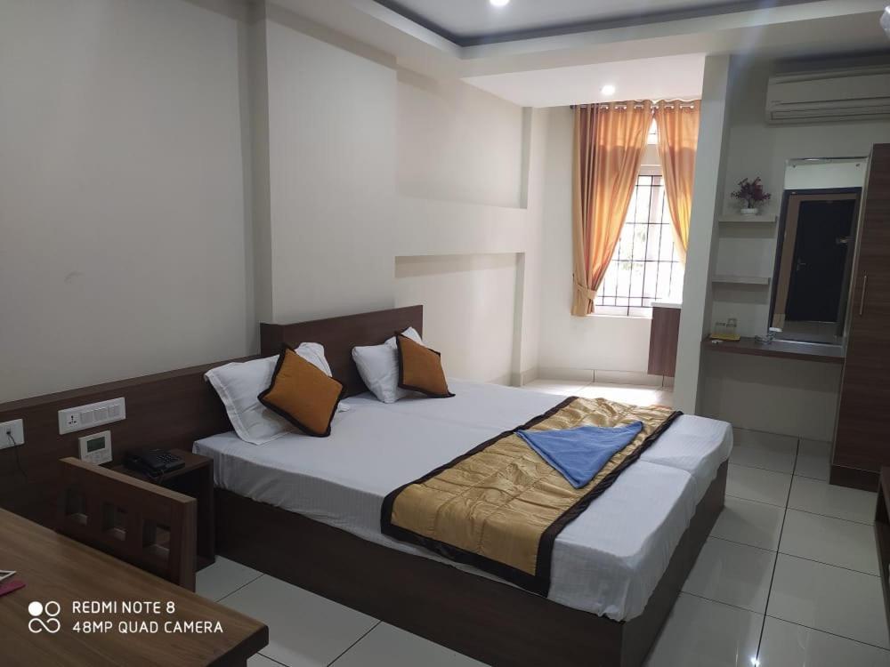 Kallada Residency Hotel Perintalmanna Ngoại thất bức ảnh